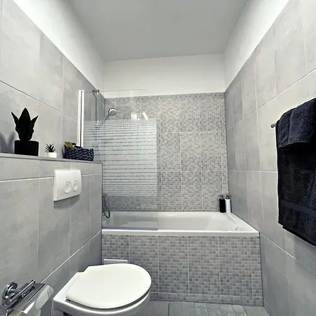 Skyline Forest View Апартаменты *